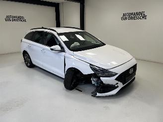 krockskadad bil auto Hyundai I-30  2024/9