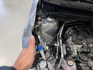 Toyota Yaris HYBRIDE picture 12