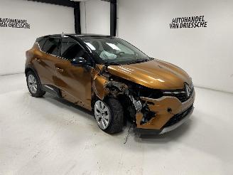 Vaurioauto  passenger cars Renault Captur INTENS 2021/2