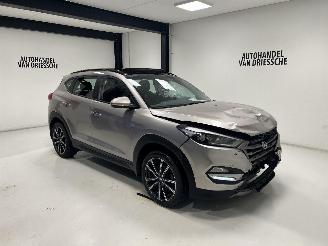 damaged passenger cars Hyundai Tucson PANORAMA 2018/8