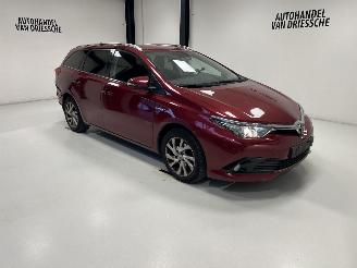 damaged passenger cars Toyota Auris Touring Sports HYBRIDE 2019/2