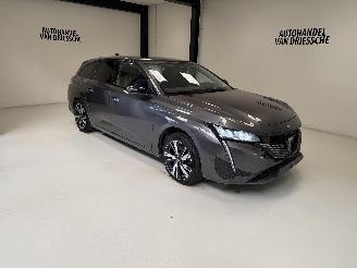 Vaurioauto  passenger cars Peugeot 308 ALLURE PLUG IN 2022/8