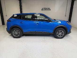 damaged passenger cars Peugeot 2008  2022/9