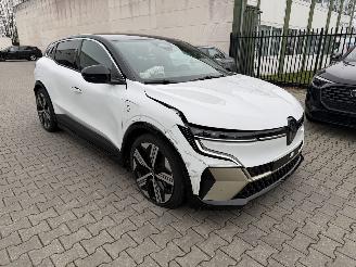 Renault Mégane E-Tech 220 iconic picture 3