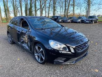 Volvo V-60 V 60 R-DESIGN picture 2