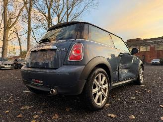 Mini Cooper D picture 16