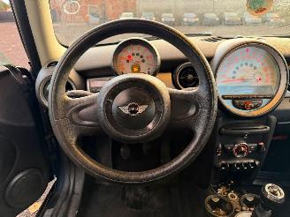 Mini Cooper D picture 26