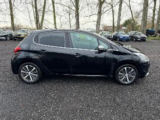 skadebil auto Peugeot 208 ALLURE 2019/7