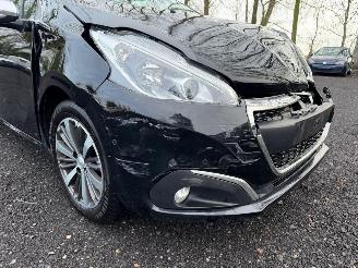 Peugeot 208 ALLURE picture 3