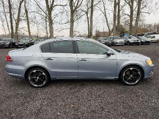 uszkodzony samochody osobowe Volkswagen Passat HIGHLINE 2011/3