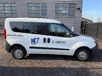krockskadad bil bedrijf Fiat Doblo DOBLÃ’ 2015/3