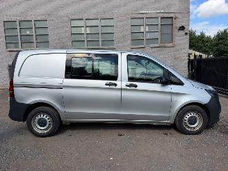 krockskadad bil bedrijf Mercedes Vito 110 CDI COMPACT 2023/1
