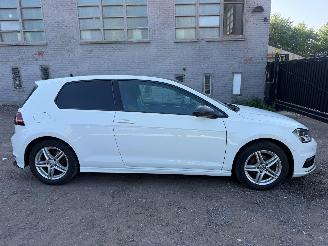 krockskadad bil auto Volkswagen Golf HIGHLINE R-LINE 2015/1