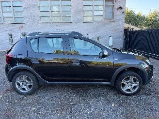 damaged passenger cars Dacia Sandero PLUS 2017/6
