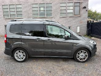 Coche accidentado Ford Tourneo Courier TITA 2016/6