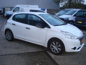 skadebil auto Peugeot 208 5 DEURS AIRCO 2014/4