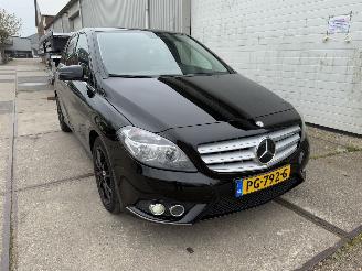 krockskadad bil auto Mercedes B-klasse 220d Ambition Automaat 2013/9