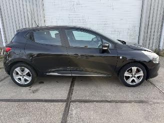 Renault Clio 1.2 picture 2