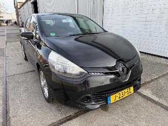 Voiture accidenté Renault Clio 1.2 2013/5