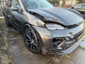 Porsche Macan EV 4 100kWh Pano Bose picture 12