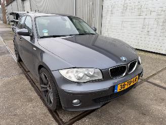 krockskadad bil auto BMW 1-serie 120i Executive Automaat 2006/7