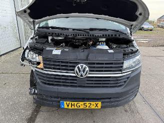 Volkswagen Transporter 2.0 TDI DSG 150PK L2H1 Navi picture 12
