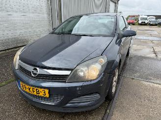 damaged passenger cars Opel Astra GTC 1.8 Edition Automaat Airco 2009/10
