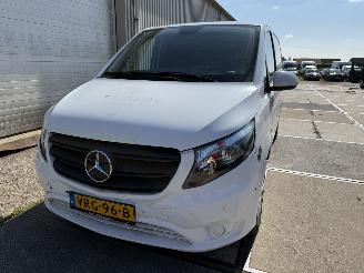 damaged commercial vehicles Mercedes Vito 114 CDI Automaat Navigatie 2022/7
