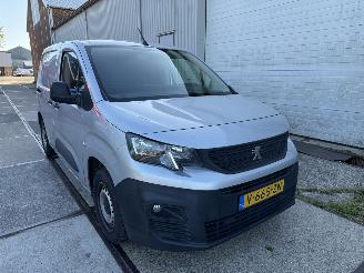 damaged commercial vehicles Peugeot Partner 1.6 BlueHDI Premium 2019/5
