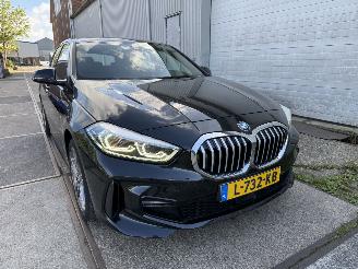 Schadeauto BMW 1-serie 118i M-Sport Automaat 2021/6