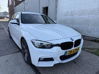 Vaurioauto  passenger cars BMW 3-serie 330i Touring M-Sport 2019/4