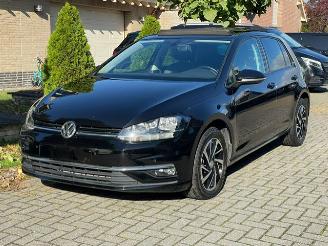 skadebil auto Volkswagen Golf 1.0 TSI Comfortline PANO NAVI CAMERA 2018/5