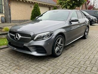 Schadeauto Mercedes C-klasse 300 e AMG LINE COMAND CAMERA LED PDC 2020/9