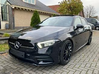 krockskadad bil auto Mercedes A-klasse 180 d AMG LINE PANORAMADAK NAVI CAMERA LED 2022/11