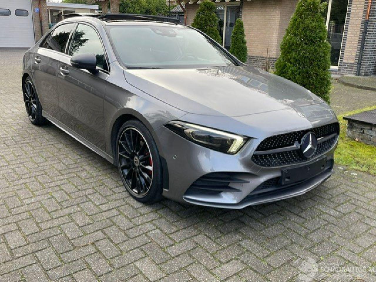 Mercedes A-klasse 200 AMG LINE PANO LED NAVI CAMERA