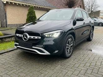 krockskadad bil auto Mercedes GLA 180 CAMERA NAVI LED PDC 2025/5