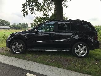 Mercedes ML 320-350 CDI 4X4 picture 3