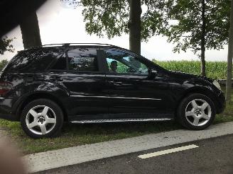 Mercedes ML 320-350 CDI 4X4 picture 4