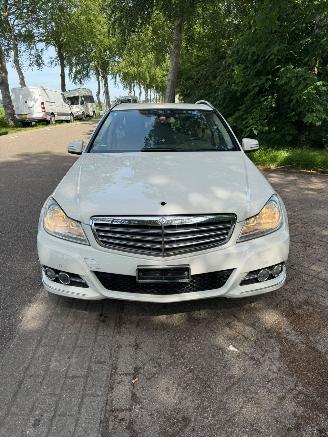 Vrakbiler auto Mercedes C-klasse C 250 CDI  COMBI 4 MATIC 2011/7