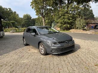 uszkodzony samochody osobowe Volkswagen Golf 8 HYBRIDE AUTOMAAT NAVI CLIMA CAMERA LED VIRTUEEL DASH B.J 2023 2014/4