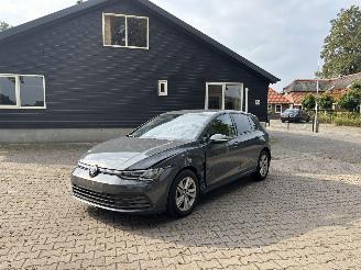 Damaged car Volkswagen Golf 8 HYBRIDE AUTOMAAT NAVI CLIMA CAMERA LED PDC B.J 05-2023 2023/4