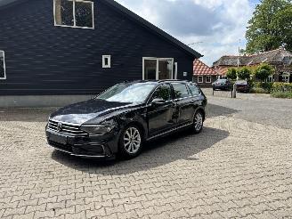 skadebil auto Volkswagen Passat GTE AUTOMAAT NAVI CLIMA CAMERA LED PDC B.J 2022 2022/2