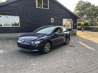 krockskadad bil auto Volkswagen Golf 8 HYBRIDE PLUG IN DSG NAVI CLIMA VIRT DASH CAMERA B.J 12-2023 2023/12