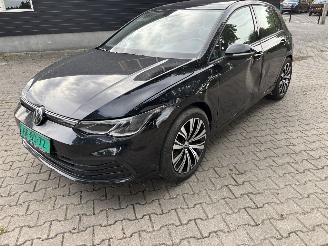 Volkswagen Golf 8 STYLE 1.5 Panoramadak 130 PK NAVI CLIMA LED CRUISE 18 inch B.J 2023 picture 9