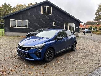 Voiture accidenté Renault Clio V TECHNO SPORT NAVI CAMERA LED VIRT DASH B.J 05-2025 2025/5