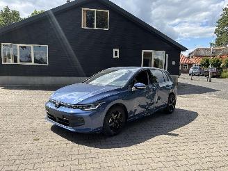krockskadad bil auto Volkswagen Golf 8,5 FACELIFT 1.5 NAVI CLIMA CAMERA LED VIRT DASH B.J 12-2024 2024/12