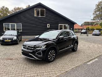 Unfallwagen Volkswagen T-Roc T-ROC 2.0 TDI STYLE AUTOMAAT NAVI CLIMA CAMERA LED BJ 2023 FACELIFT 2023/3