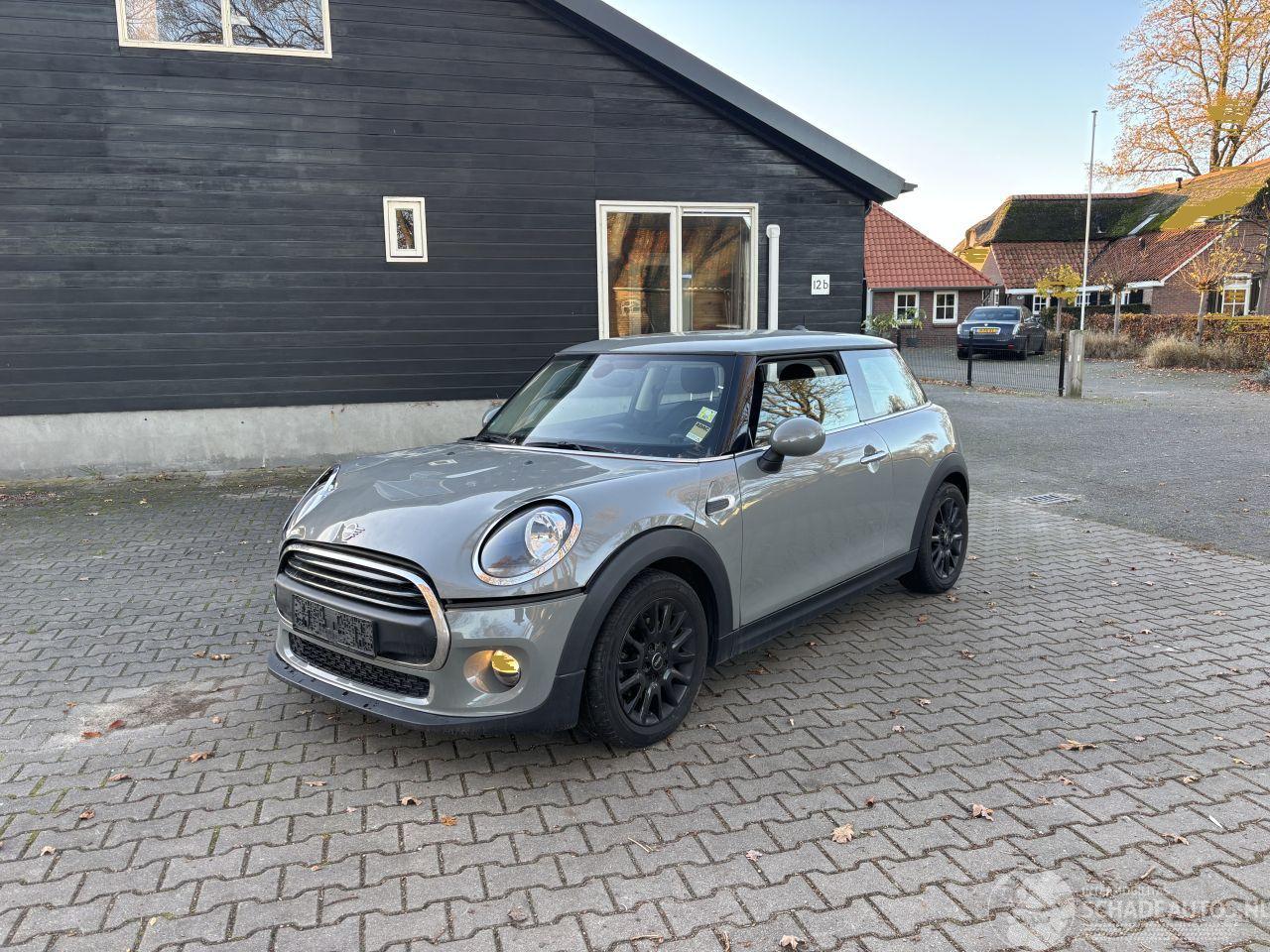 Mini  1.5 EDITION CLIMA ABS PDC STOELVERWARMING B.J 11-2018