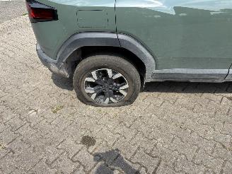 Dacia Duster 1.6 HYBRIDE AUTOMAAT NAVI CLIMA CAMERA LED B.J 12-2024 picture 13