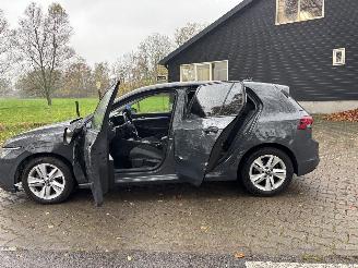 Volkswagen Golf 8 TSI EDITION 110 PK NAVI CLIMA CAMERA VIRTUEEL DASH LED B:J 2023  Plaatschade picture 12